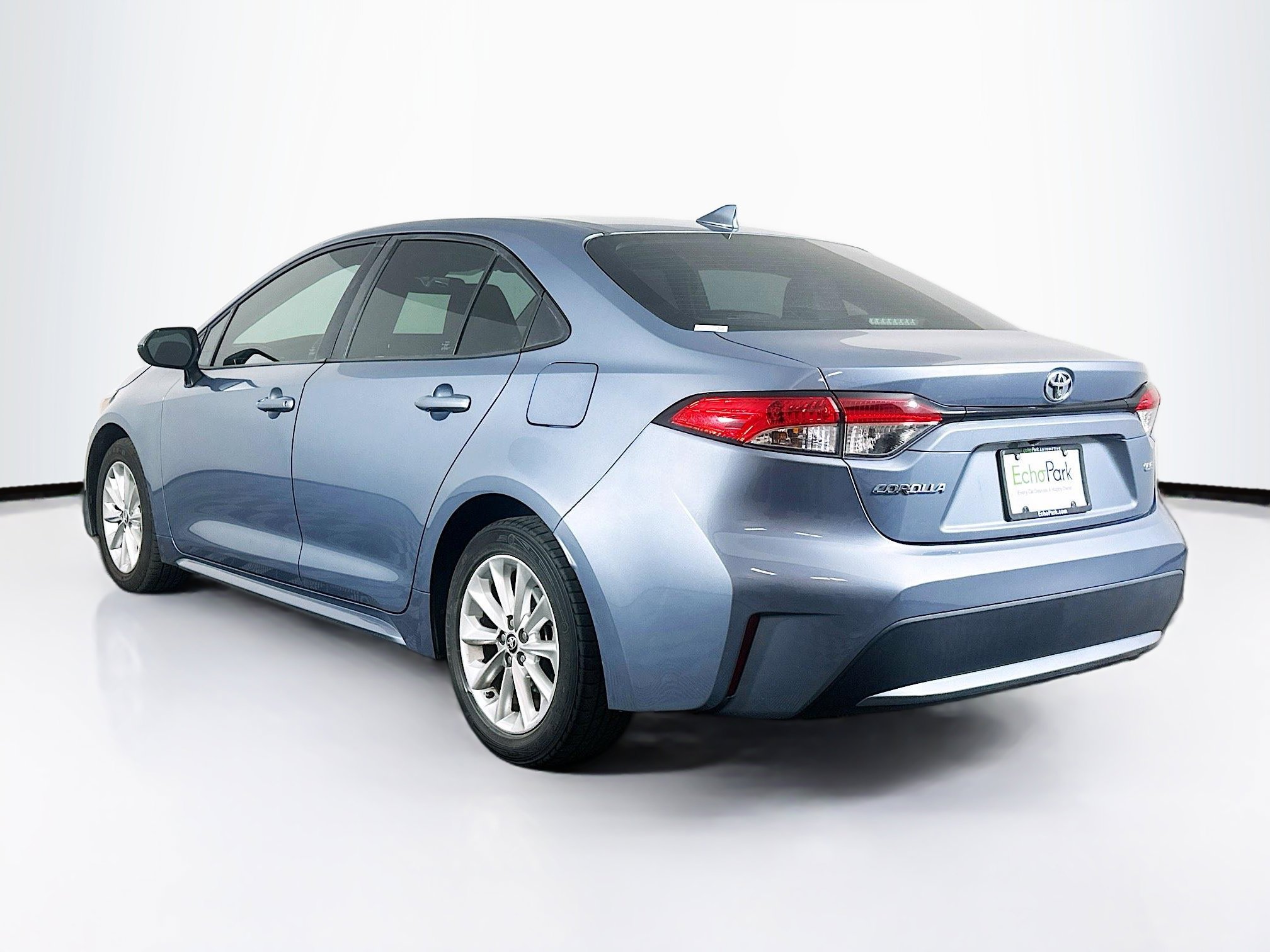 Used 2020 Toyota Corolla LE w/ LE Convenience Package image 5
