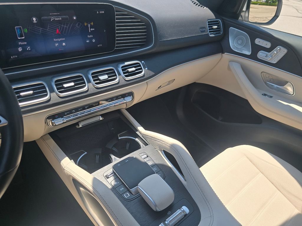 Used 2025 Mercedes-Benz GLS 450 4MATIC image 31