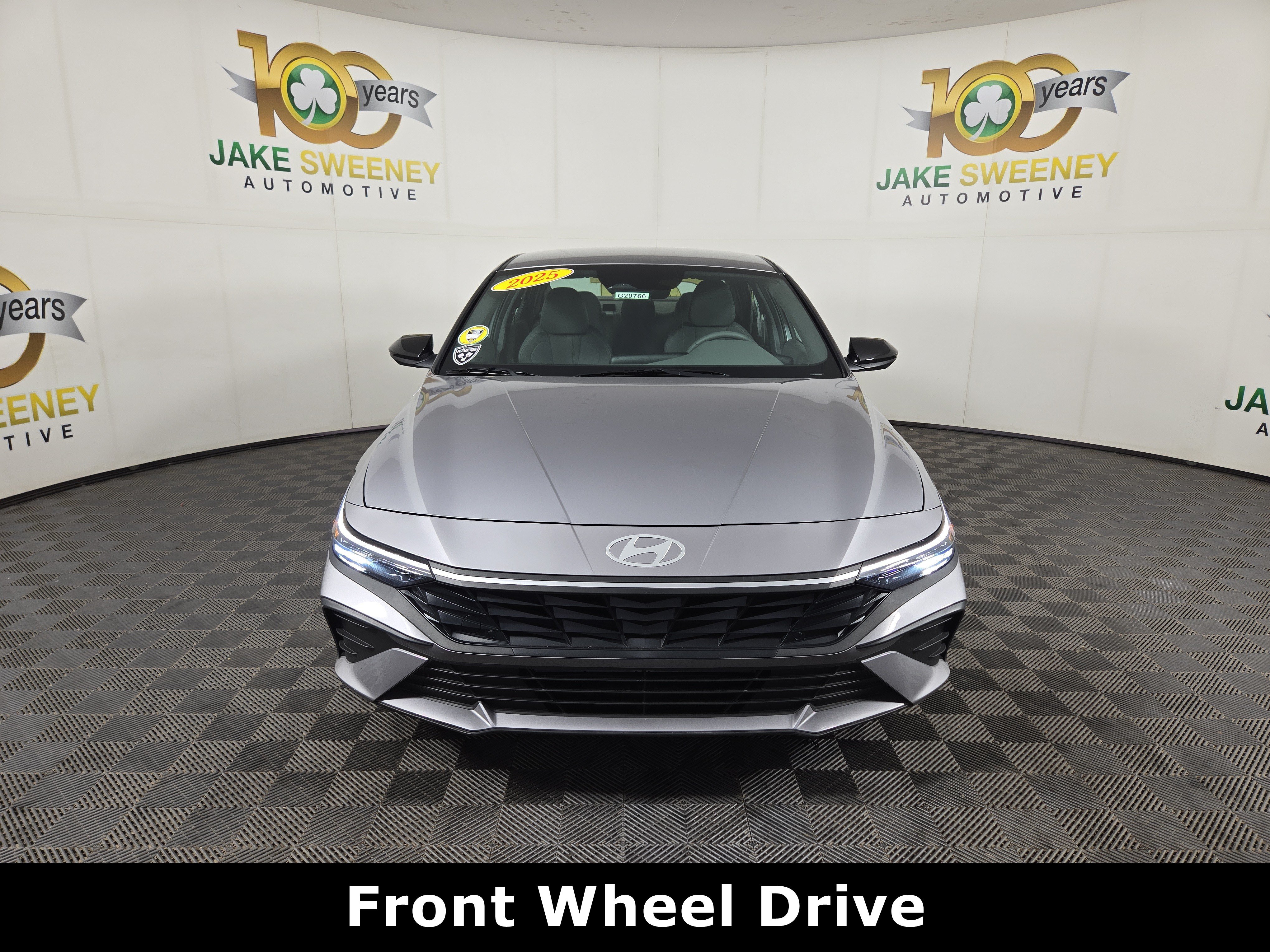 Used 2025 Hyundai Elantra Sport FWD image 2