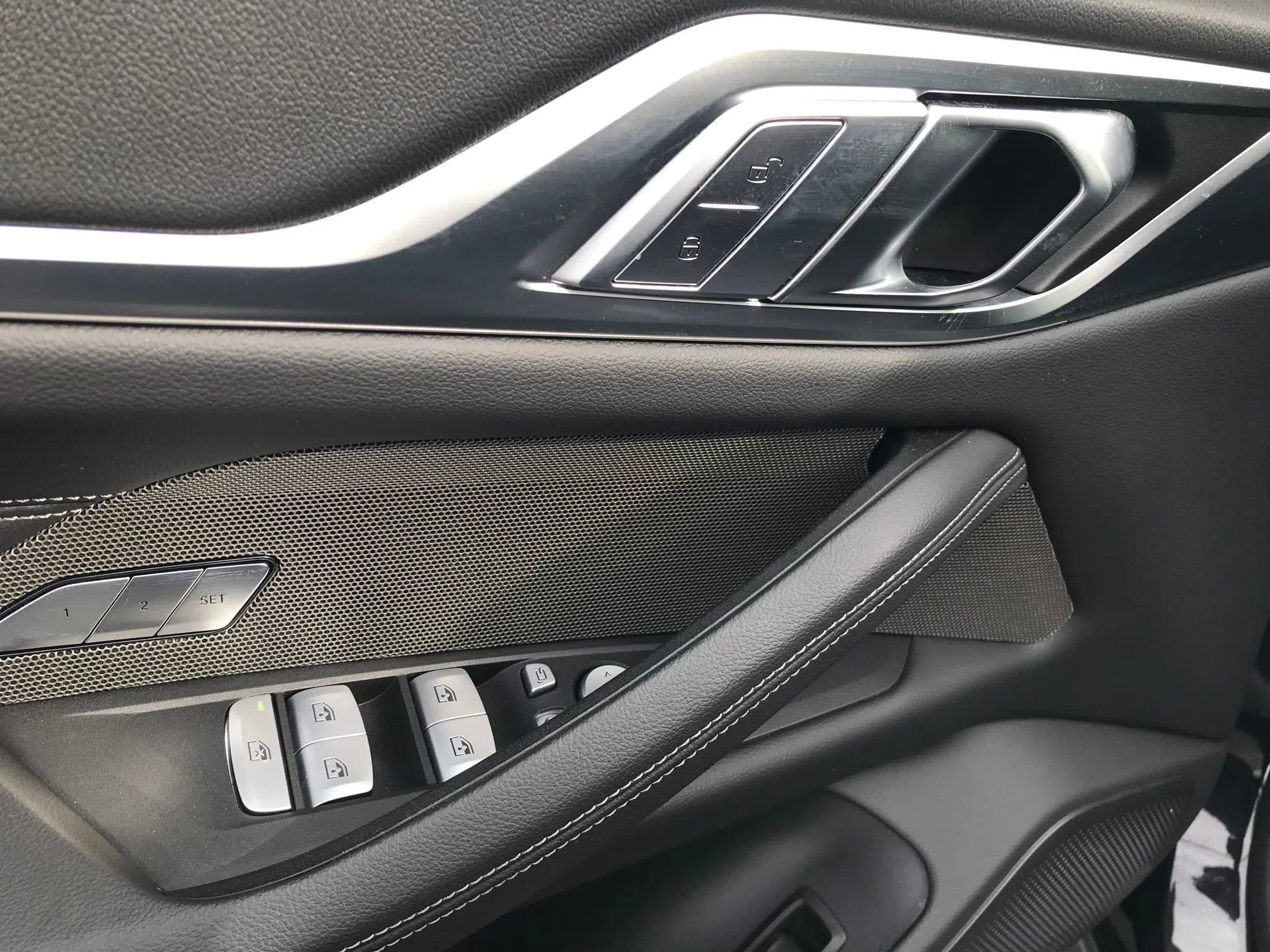 Used 2025 BMW i4 xDrive40i w/ Premium Package image 12