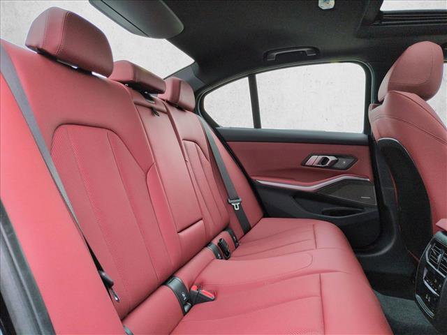 Used 2025 BMW 330i xDrive Sedan w/ Premium Package image 21
