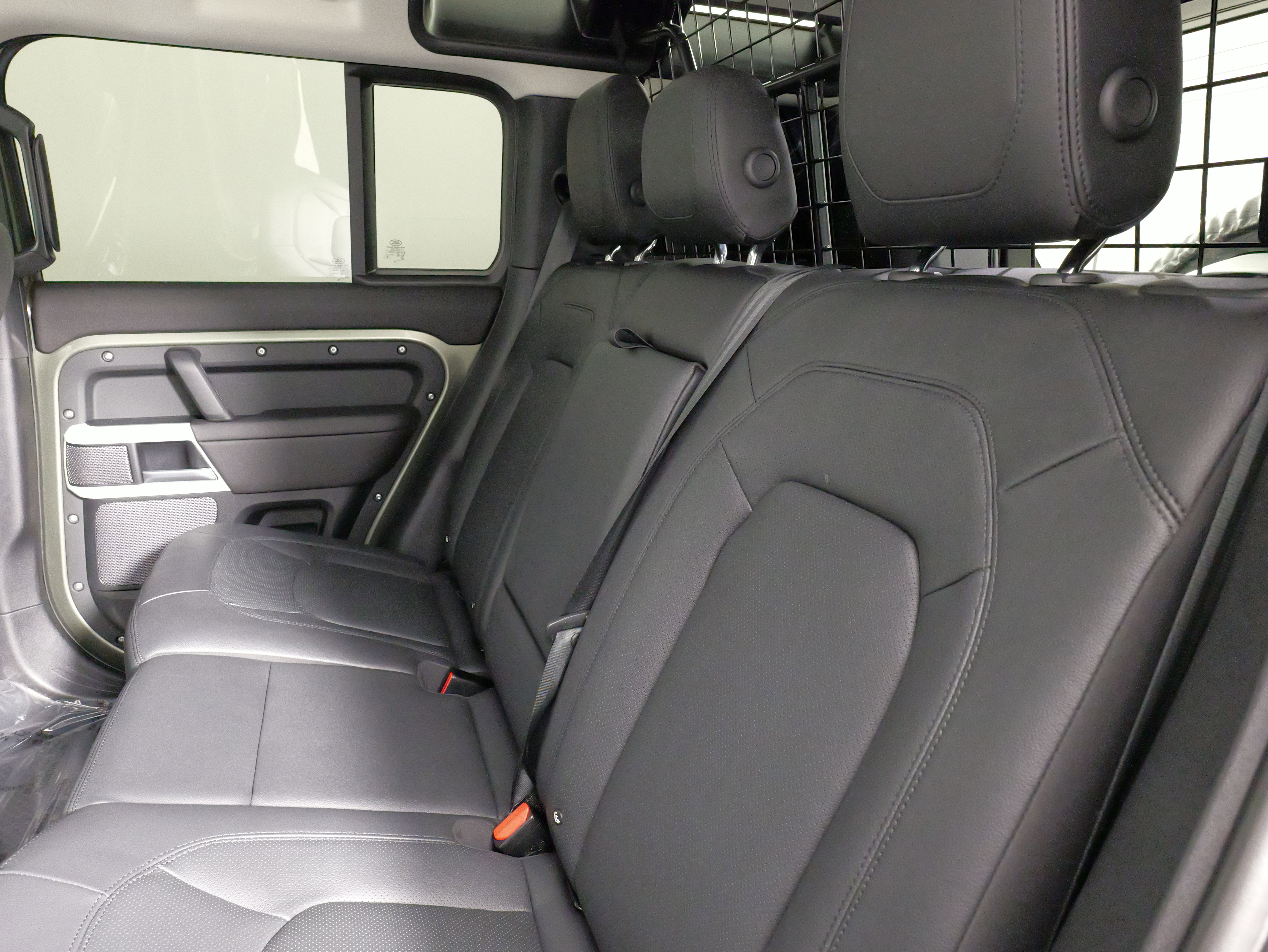 Used 2024 Land Rover Defender 110 S image 35