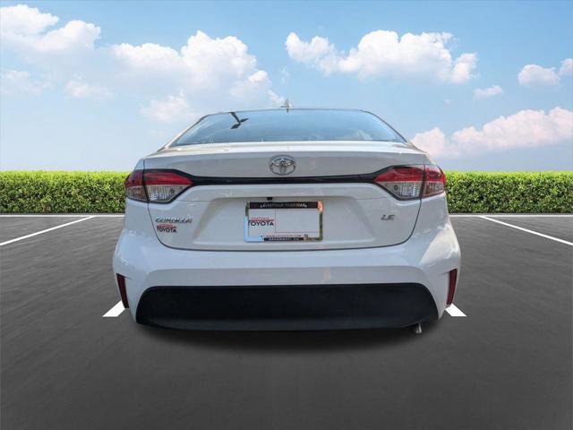 Certified 2025 Toyota Corolla LE FWD image 2