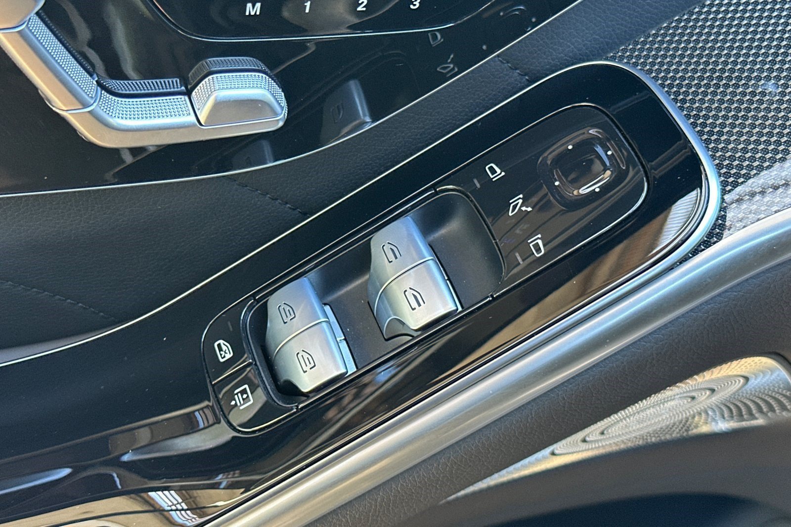Used 2025 Mercedes-Benz S 580e 4MATIC Sedan image 13