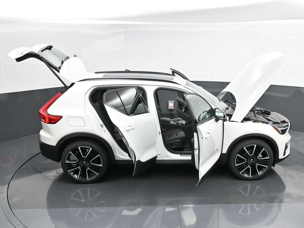 New 2025 Volvo XC40 B5 Plus w/ Climate Package image 49