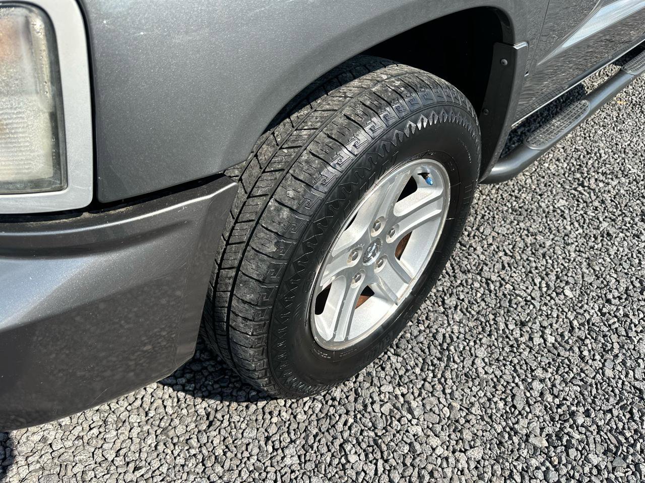 Used 2011 Dodge Dakota Big Horn image 3