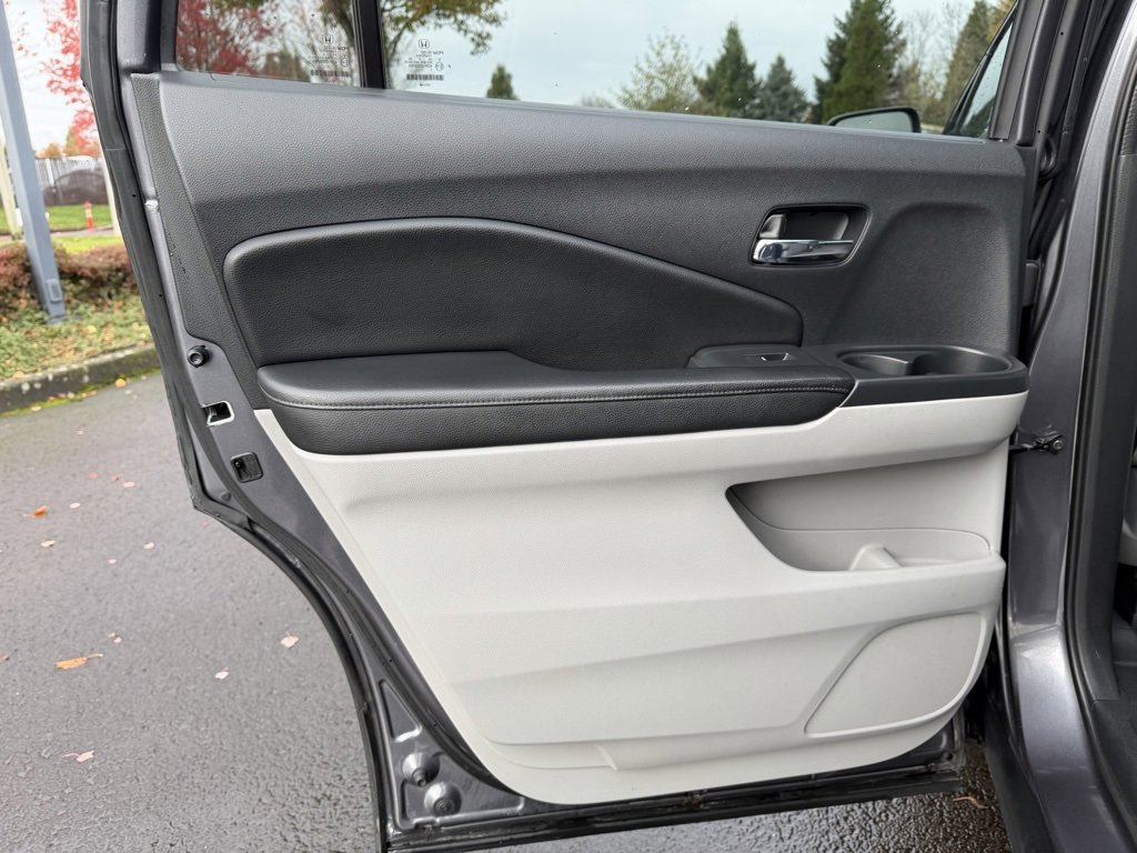 Used 2016 Honda Pilot LX image 27