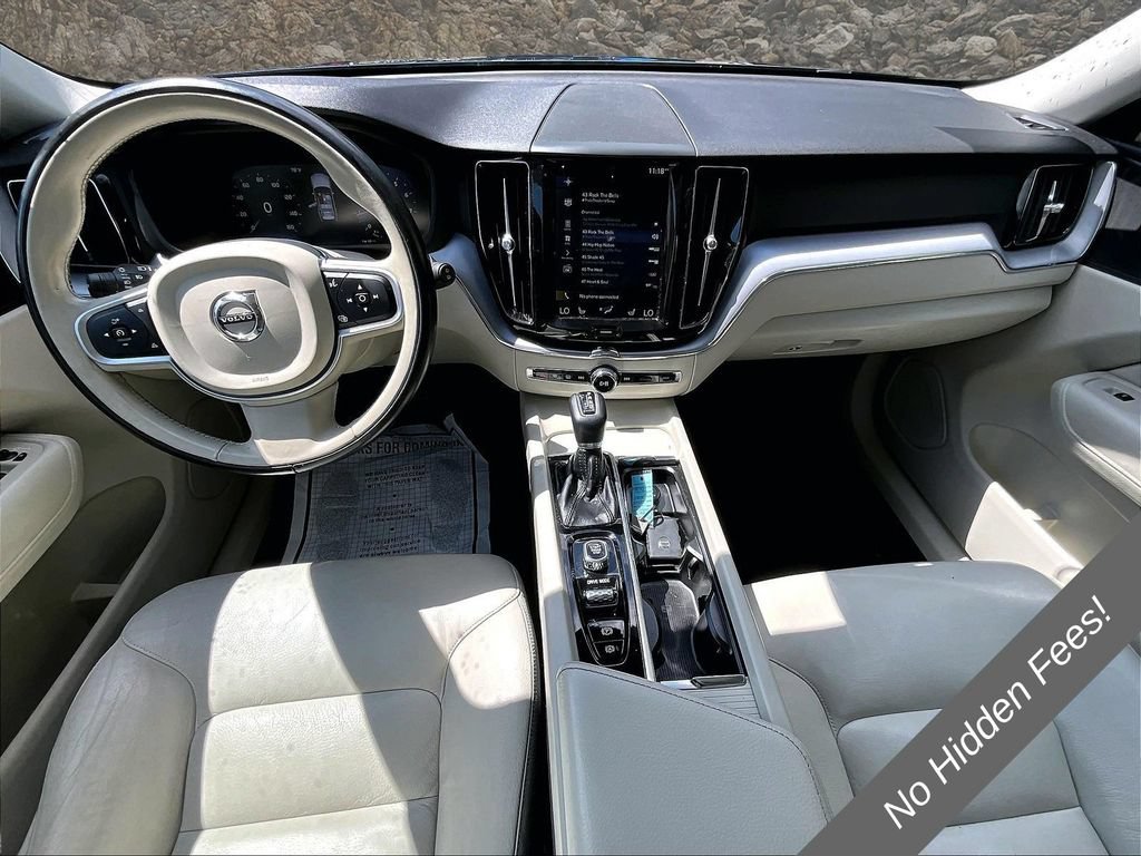 Used 2020 Volvo XC60 T6 Momentum w/ Protection Package Premier AWD/4WD image 14