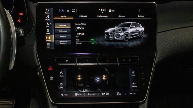 Used 2023 Maserati Grecale GT image 10