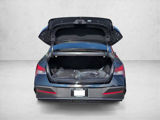 New 2026 Hyundai Elantra SEL Sport FWD image 6