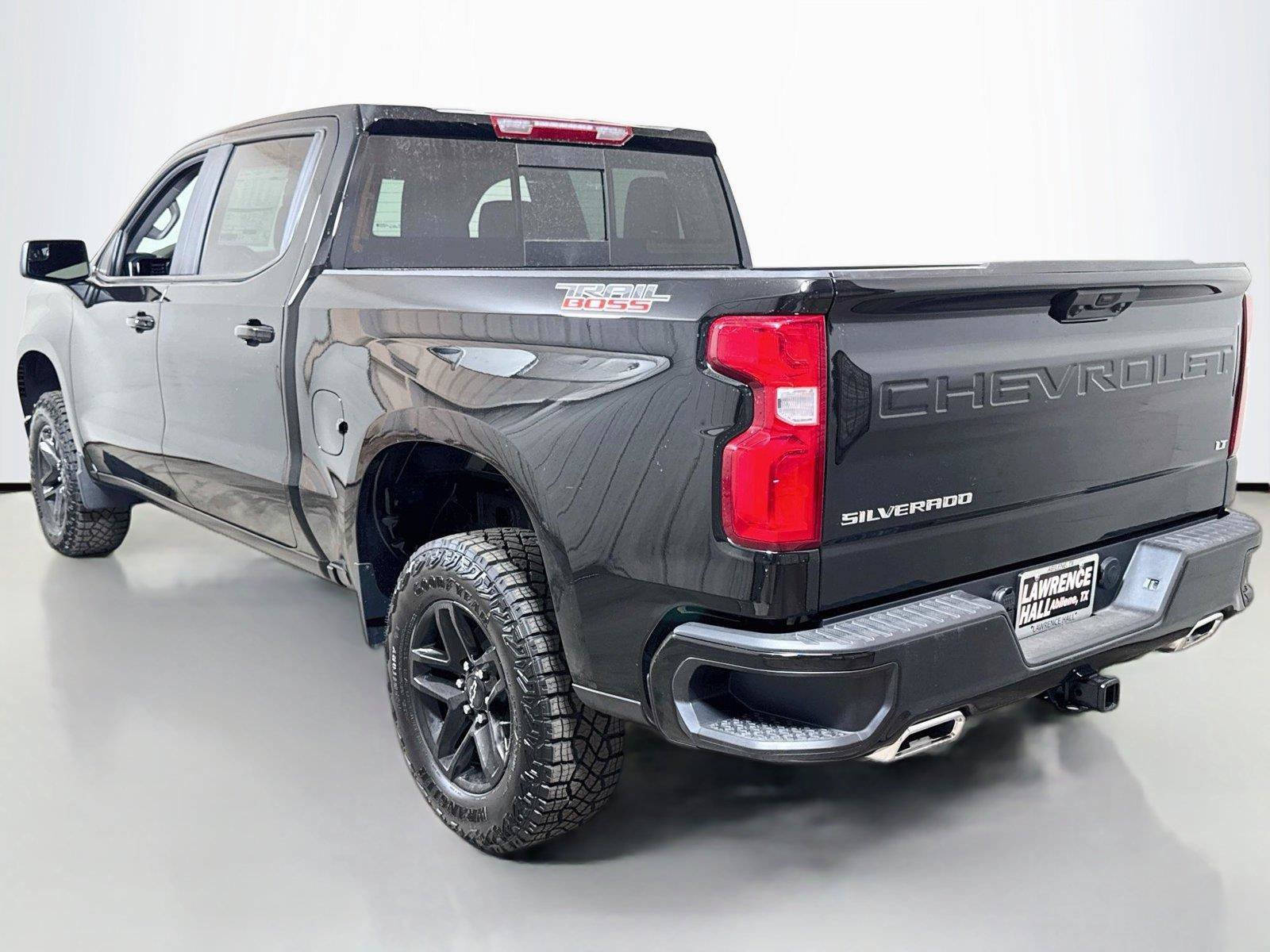 New 2026 Chevrolet Silverado 1500 LT Trail Boss w/ Convenience Package II AWD/4WD image 3