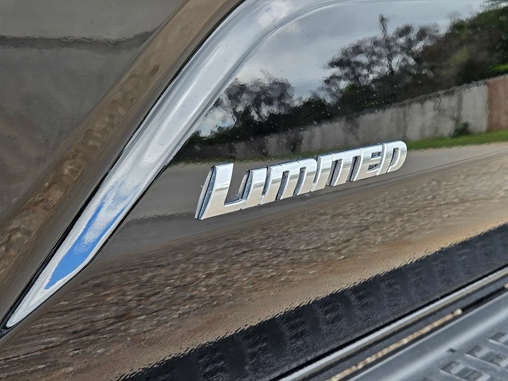 Used 2025 Toyota 4Runner Limited RWD image 10