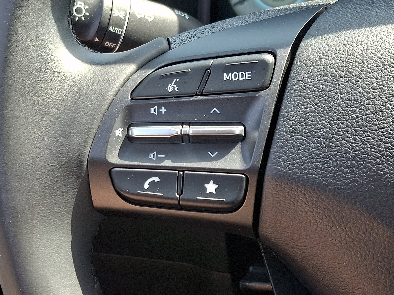 Certified 2022 Hyundai Kona Limited AWD/4WD image 21