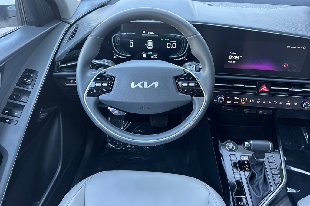 Used 2025 Kia Niro EX FWD image 11