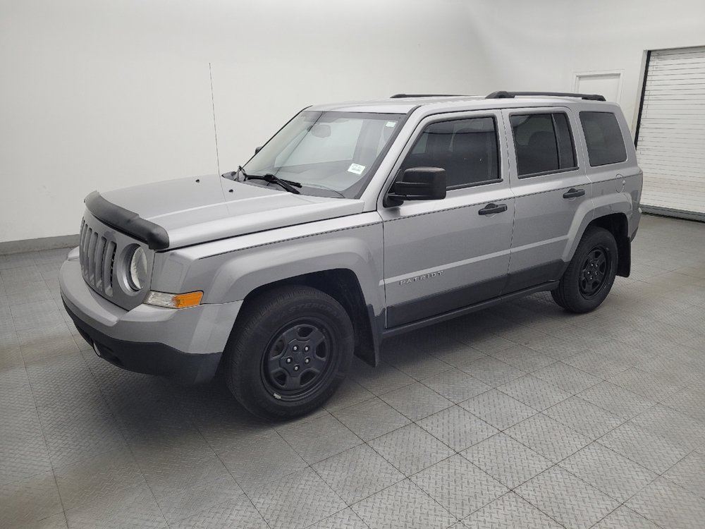 Used 2017 Jeep Patriot Sport FWD image 2