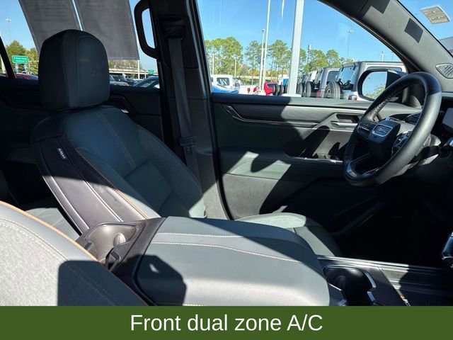 Used 2024 GMC Acadia AT4 w/ Luxury Package image 12