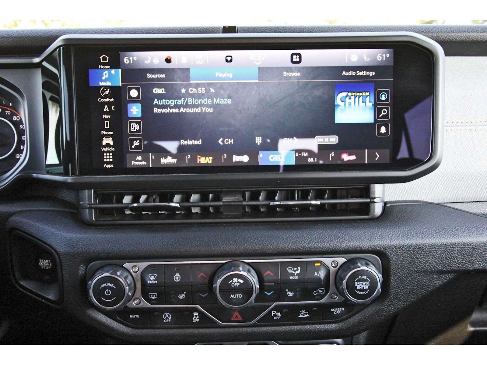 Used 2024 Jeep Gladiator Sport AWD/4WD image 21