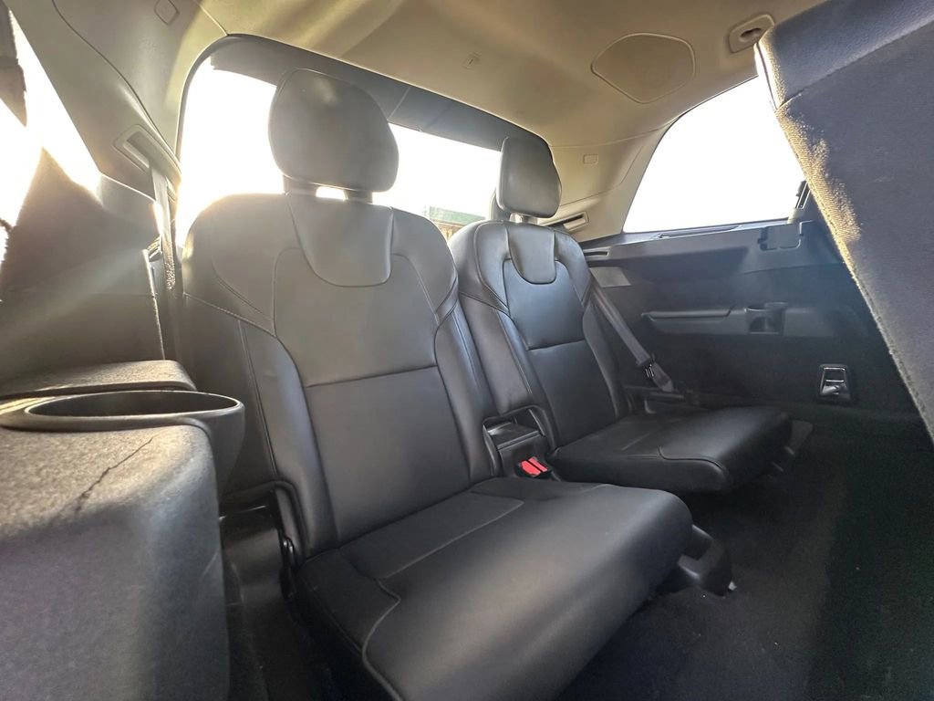 Used 2020 Volvo XC90 T5 Momentum w/ Protection Package Premier image 14