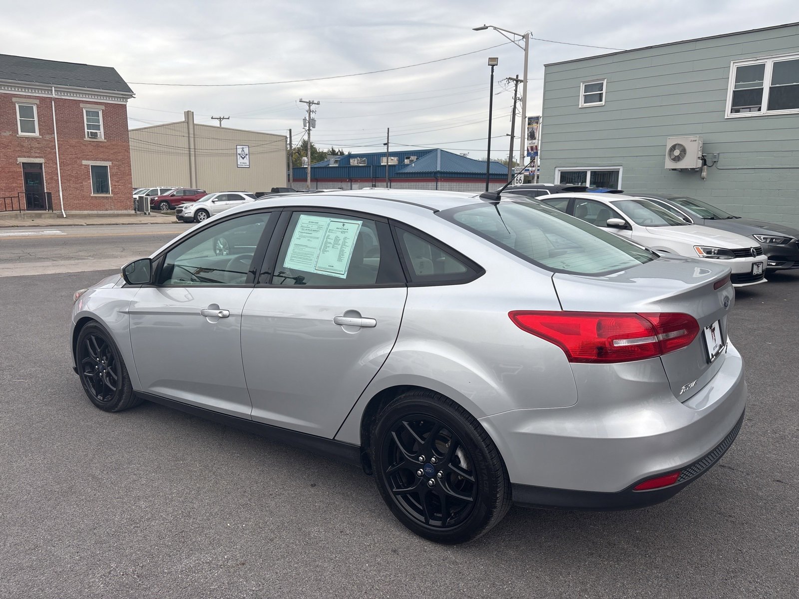 Used 2016 Ford Focus SE image 2