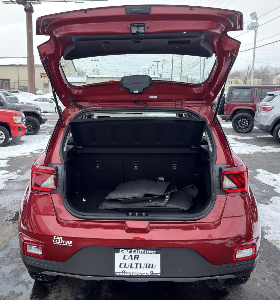 Used 2024 Hyundai Venue SEL FWD image 30