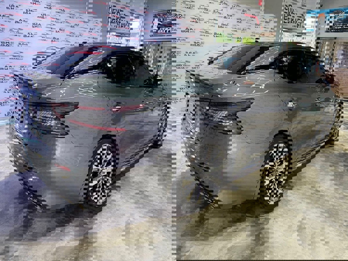 Used 2021 Nissan Maxima Platinum w/ Sport Mat Group image 4