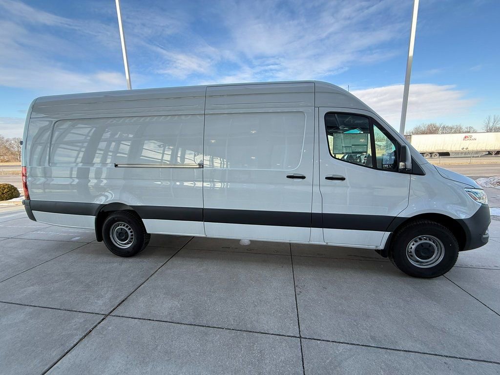 New 2025 Mercedes-Benz Sprinter 2500 image 4