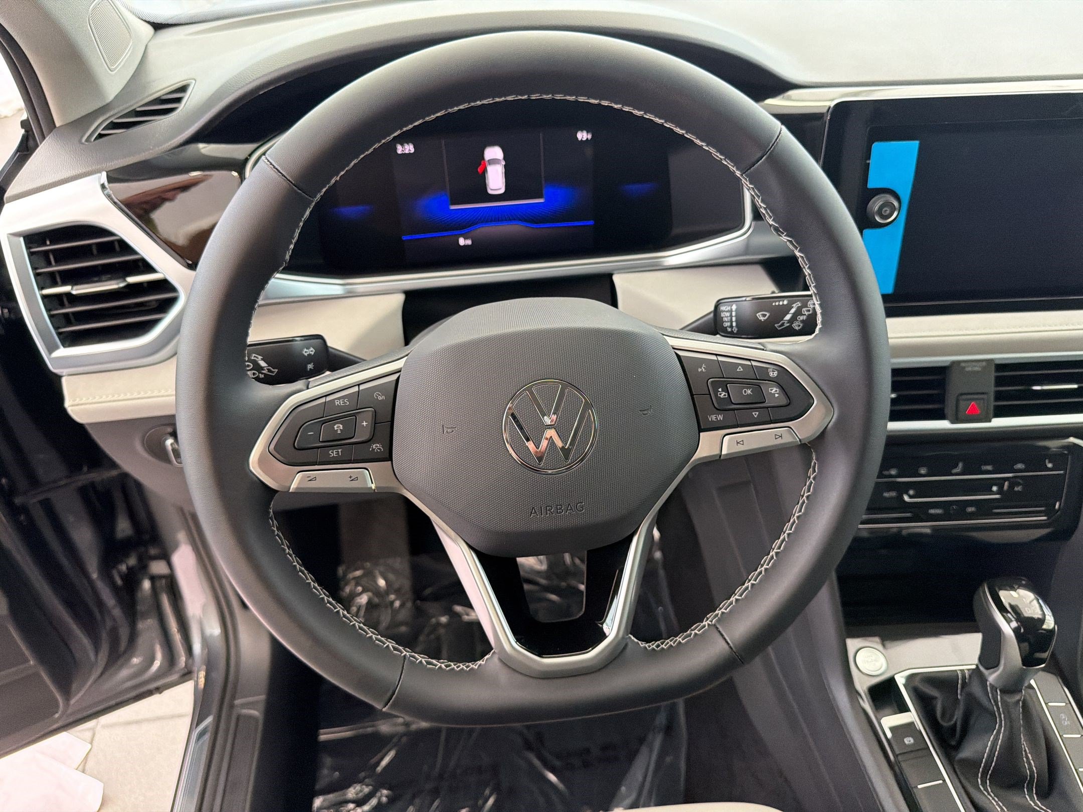 New 2026 Volkswagen Taos SE FWD image 11