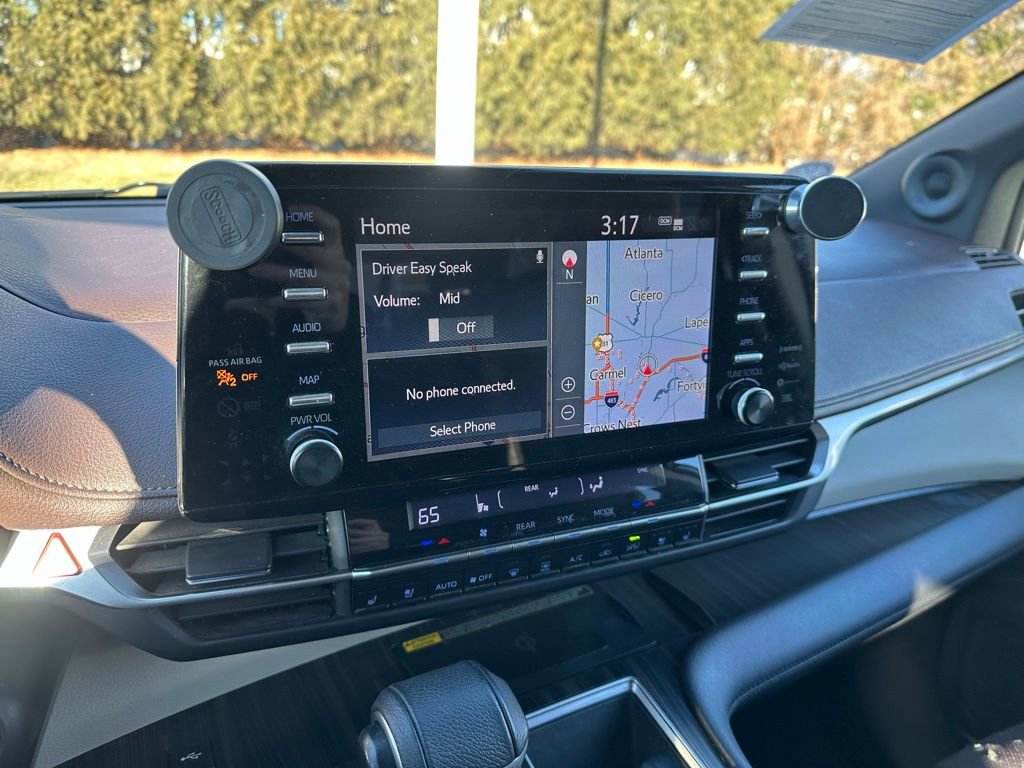 Used 2022 Toyota Sienna Platinum image 20