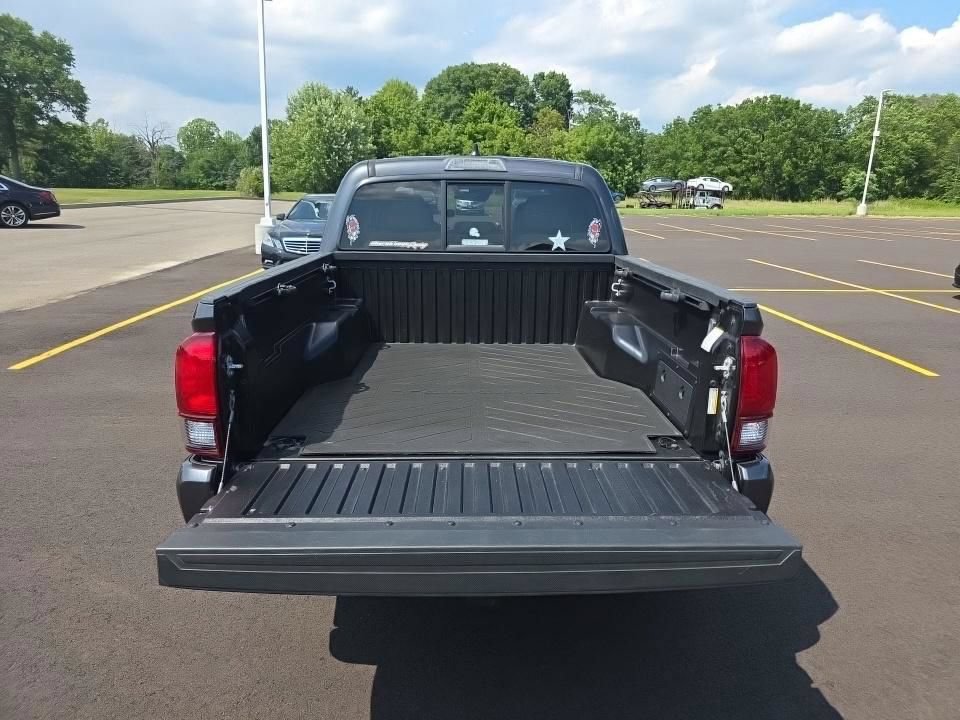 Used 2023 Toyota Tacoma SR AWD/4WD image 9