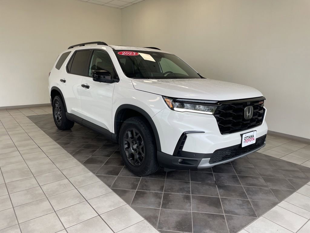 Used 2023 Honda Pilot TrailSport image 1