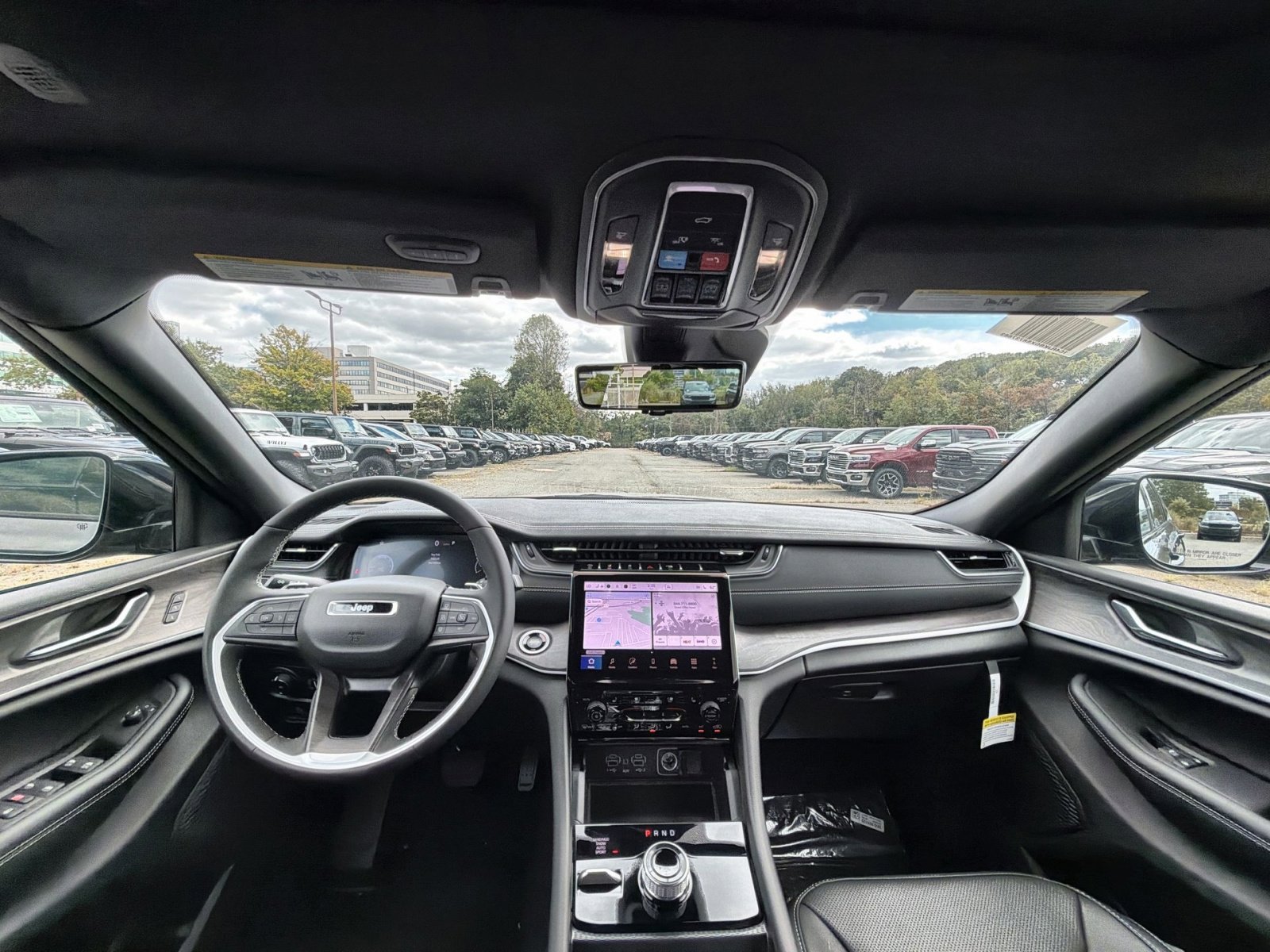 New 2025 Jeep Grand Cherokee L Limited w/ Luxury Tech Group II image 23