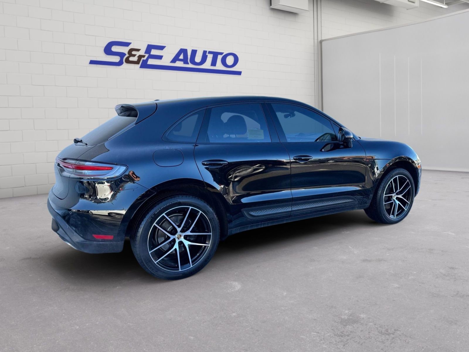 Used 2023 Porsche Macan image 4