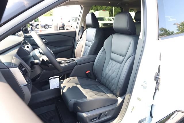 New 2026 Nissan Rogue Platinum w/ Platinum Premium Package AWD/4WD image 8