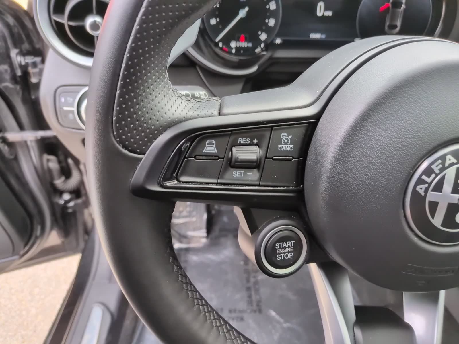 Used 2024 Alfa Romeo Giulia Veloce image 28