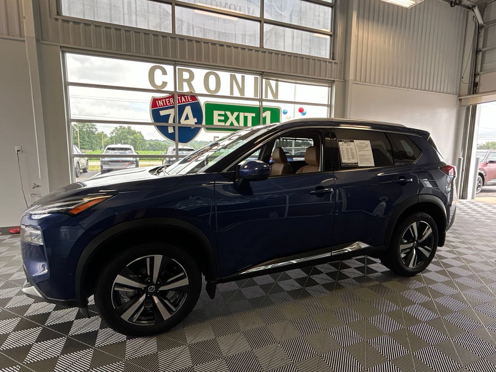 Used 2021 Nissan Rogue Platinum AWD/4WD image 3