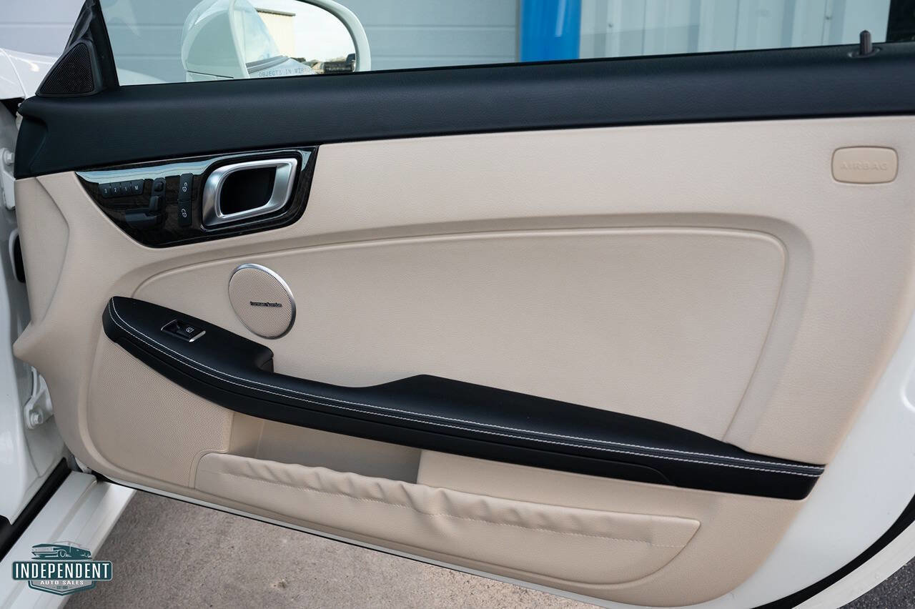 Used 2013 Mercedes-Benz SLK 250 image 13