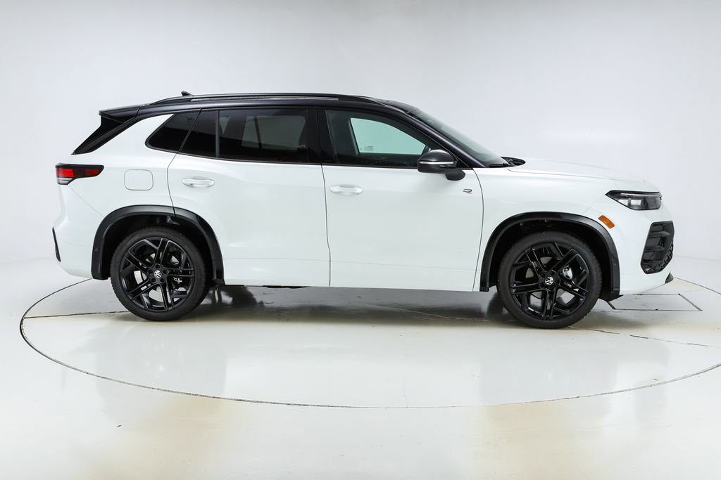 New 2026 Volkswagen Tiguan SE R-Line image 10