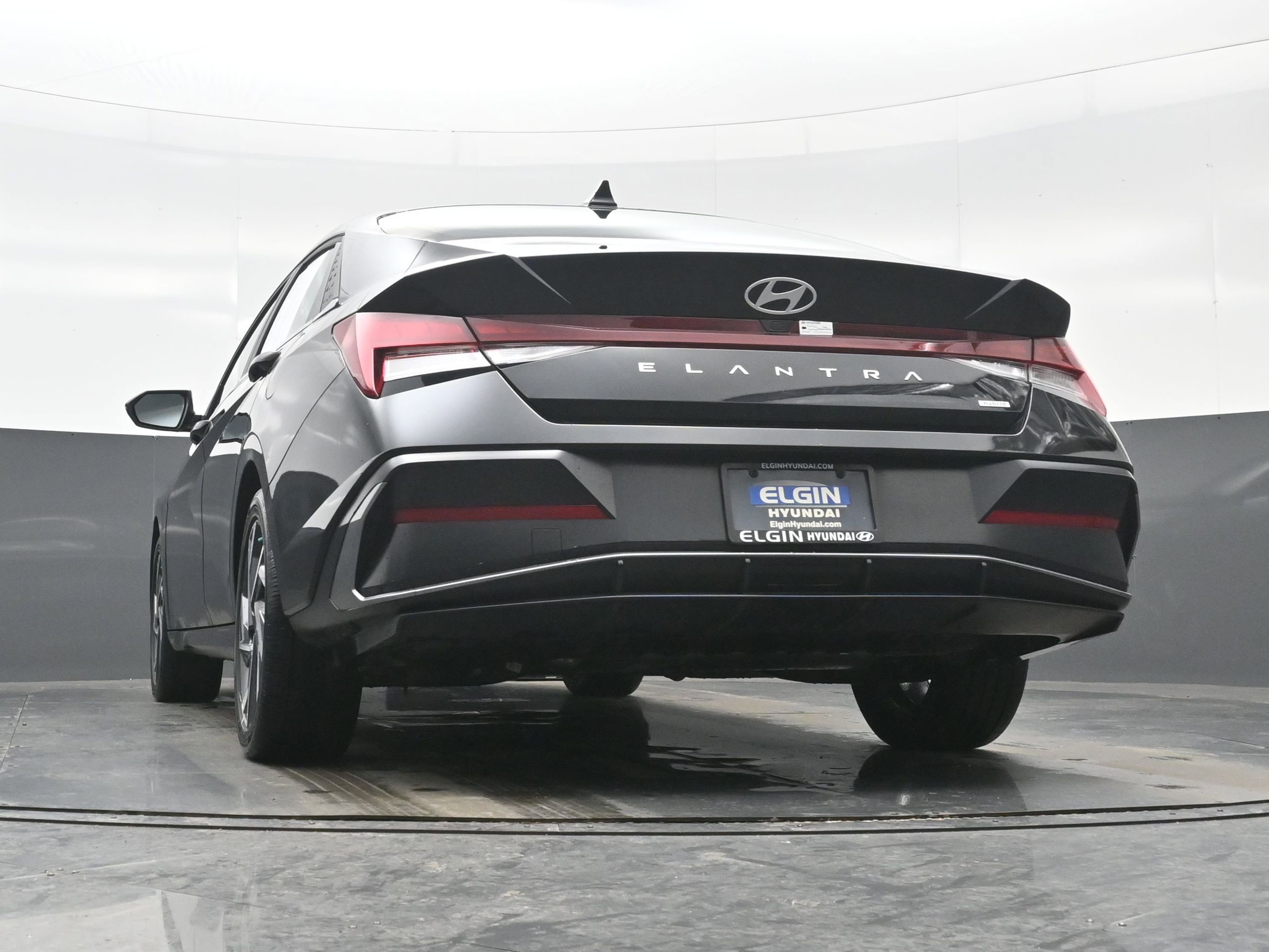 Certified 2025 Hyundai Elantra Limited image 29