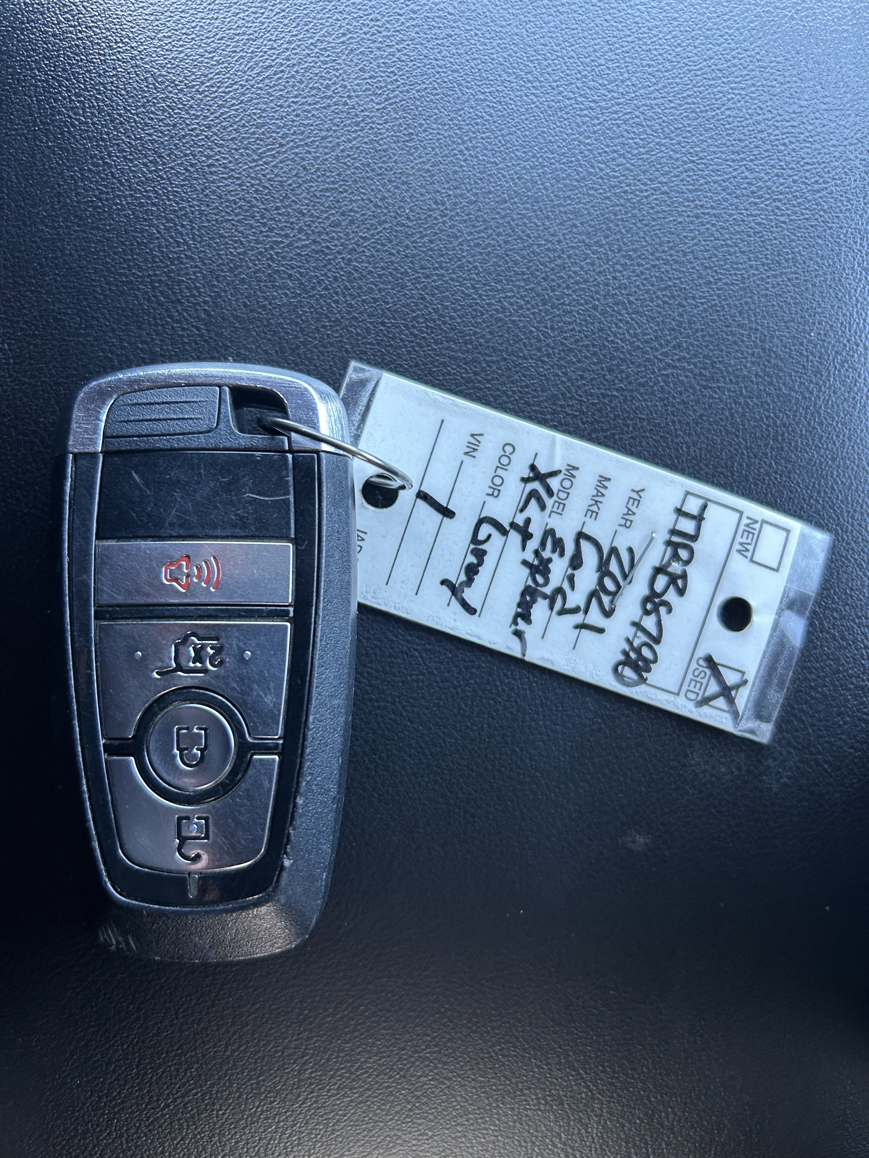 Used 2021 Ford Explorer XLT image 40