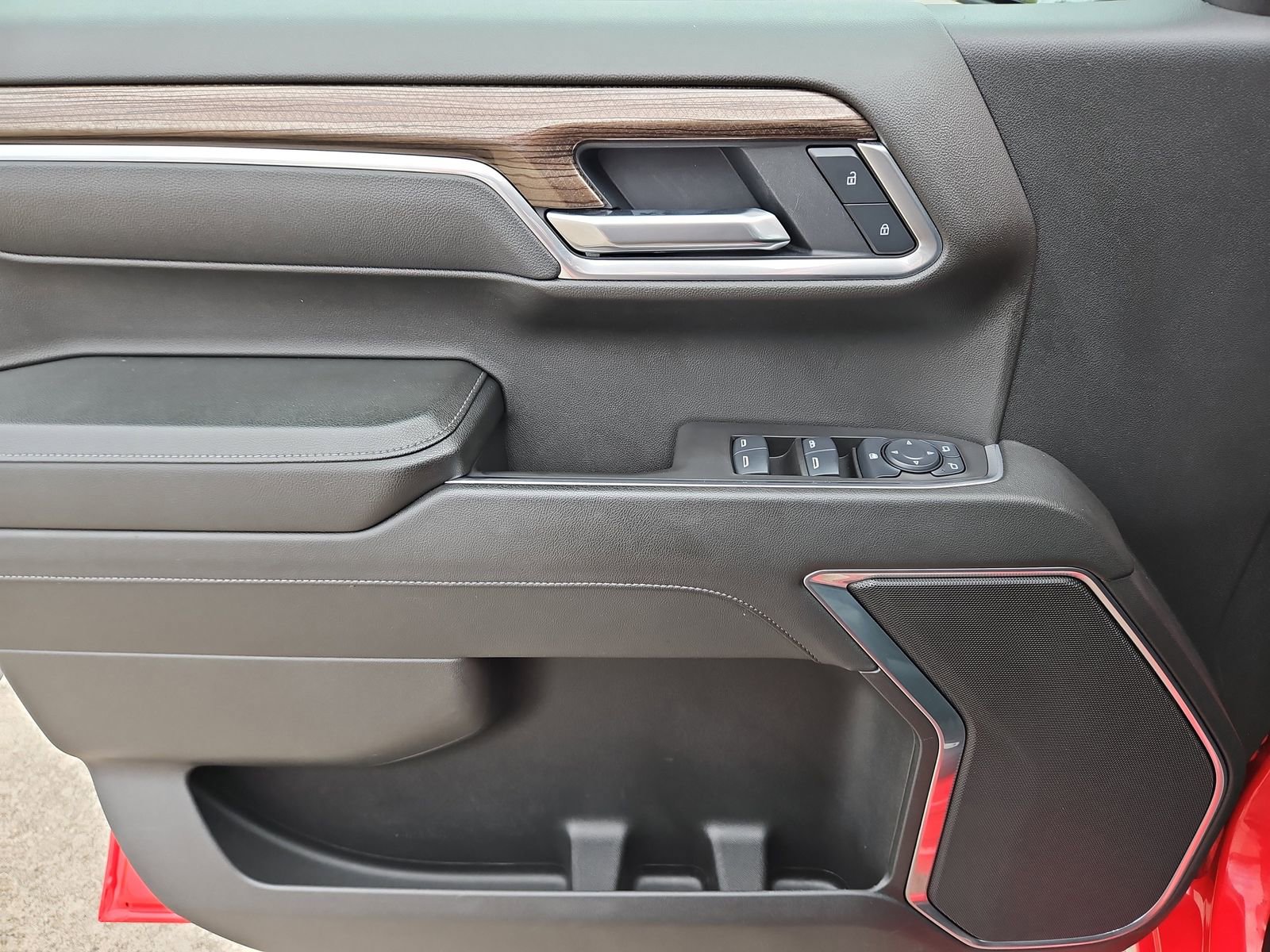 Used 2025 Chevrolet Silverado 1500 LT image 22