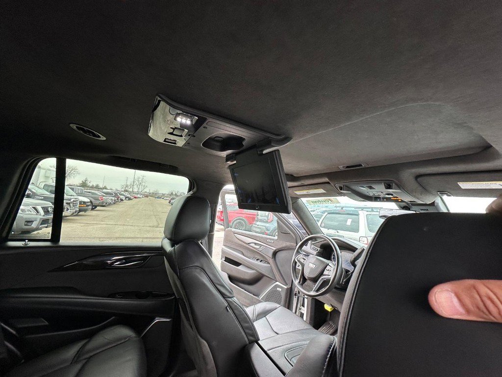 Used 2020 Cadillac Escalade Platinum image 18