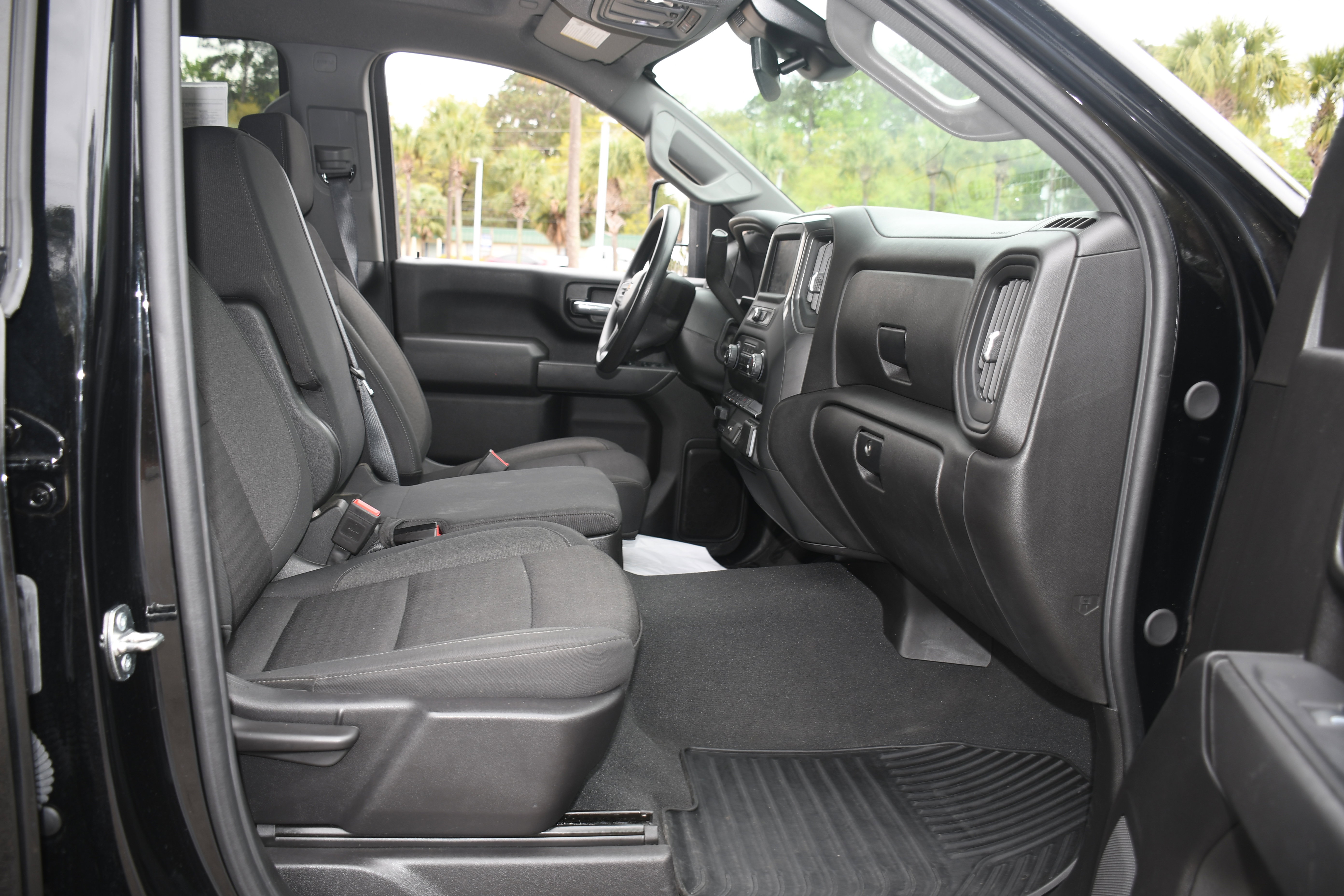 Used 2024 Chevrolet Silverado 2500 Custom w/ Custom Value Package image 19