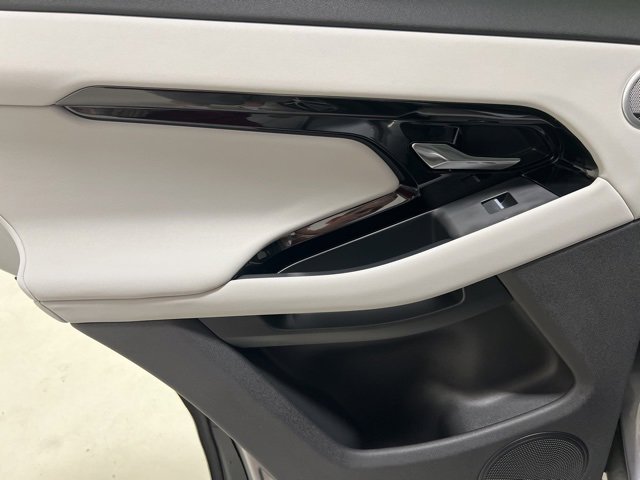 Used 2025 Land Rover Range Rover Evoque S image 38