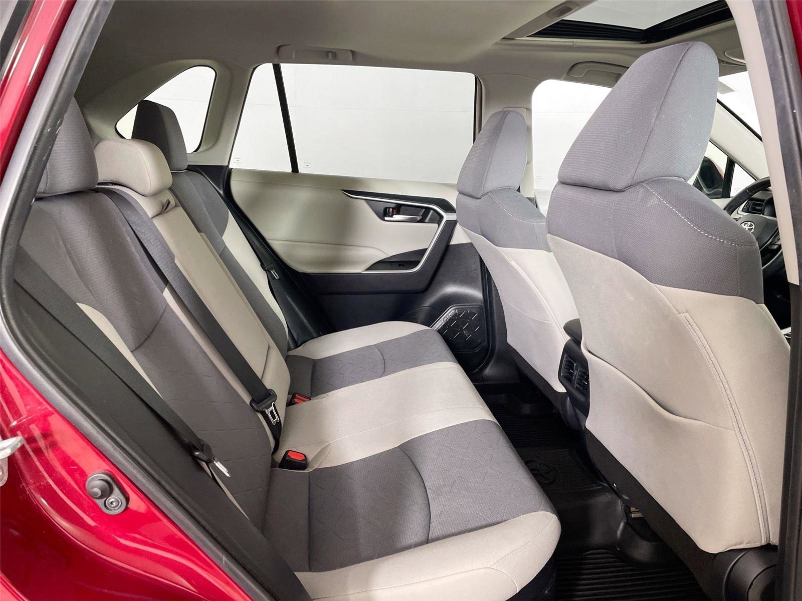 Used 2020 Toyota RAV4 XLE w/ Convenience Package AWD/4WD image 26