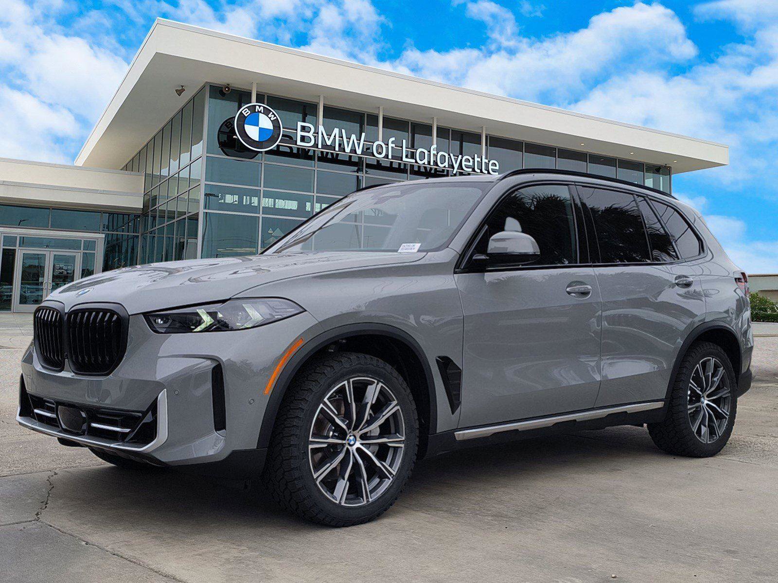 New 2025 BMW X5 xDrive40i w/ Parking Assistance Package image 1