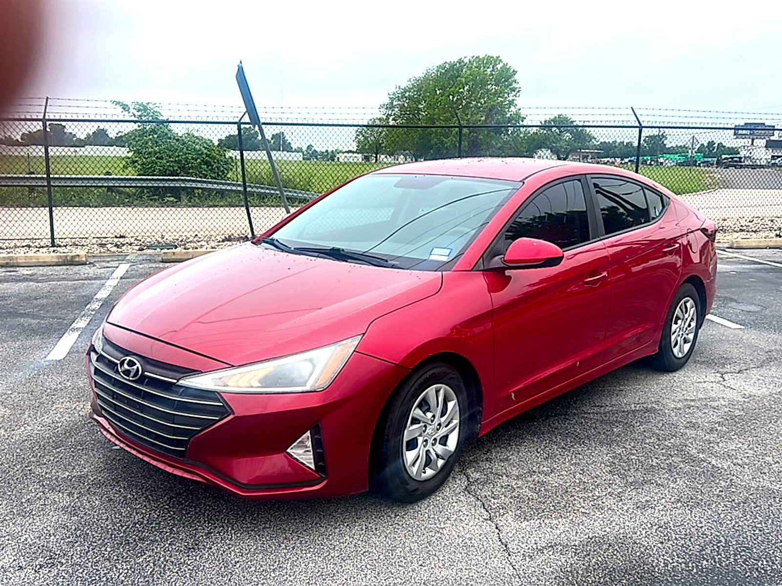 Used 2019 Hyundai Elantra SE FWD image 2