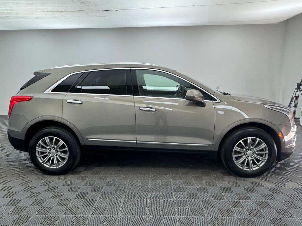 Used 2018 Cadillac XT5 Luxury w/ Driver Awareness Package image 7