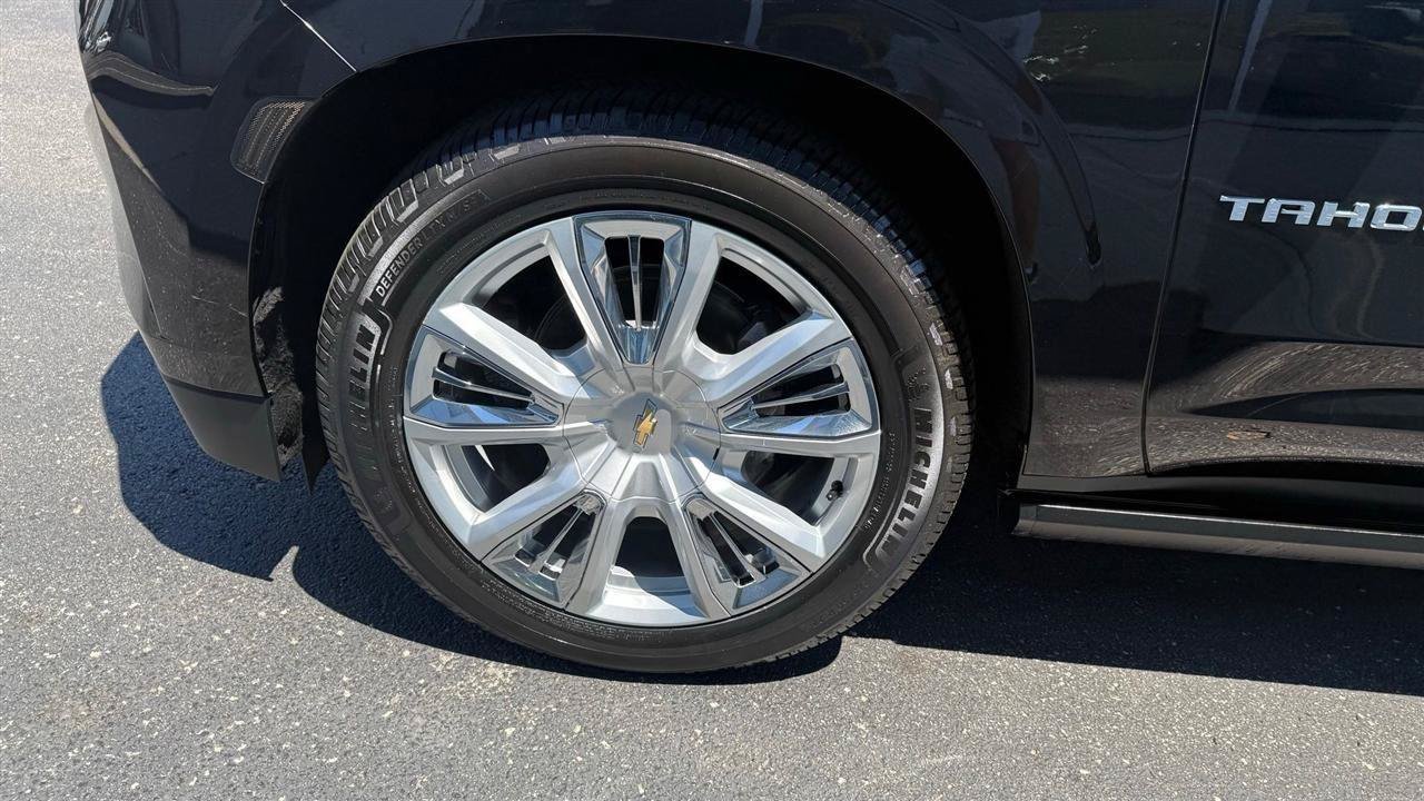 Used 2021 Chevrolet Tahoe High Country AWD/4WD image 19