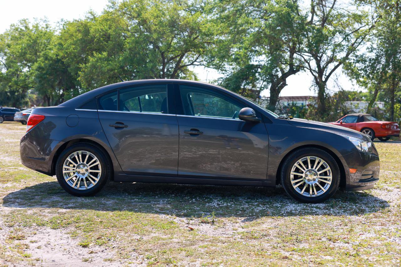 Used 2011 Chevrolet Cruze Eco FWD image 13
