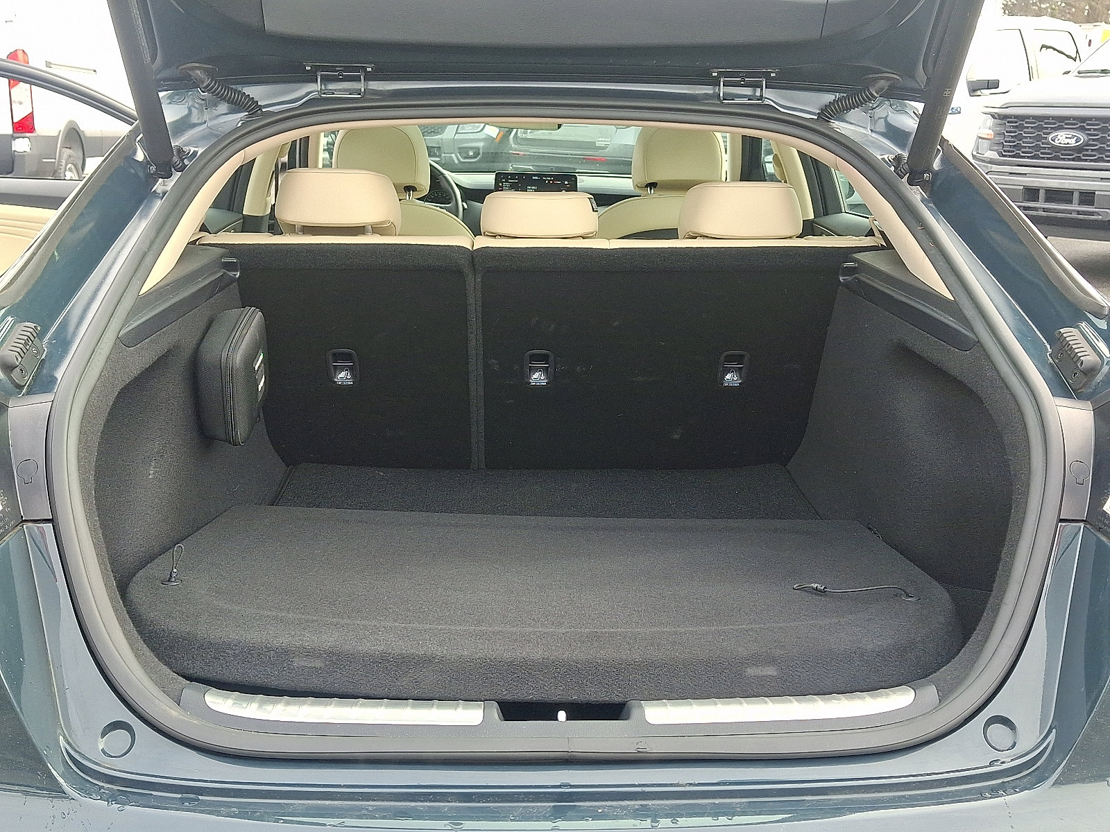 Used 2023 Kia Stinger GT2 image 28